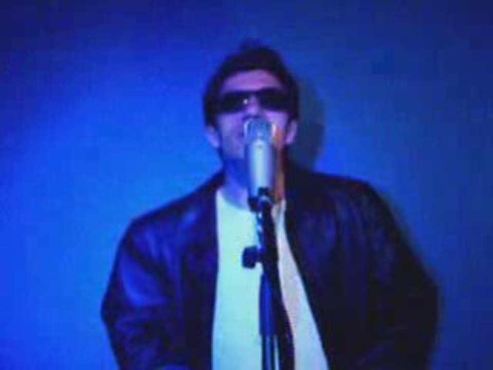 Léo Júnior "Talvez seja amor"