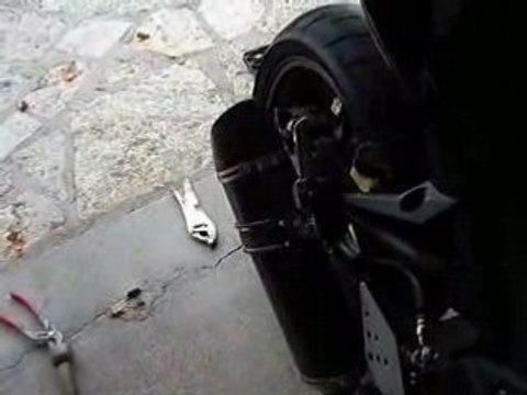 Z750 k8 pot sc project short oval carbone déchicané