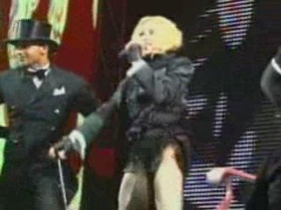 Madonna appears for the first time since announcing divorce