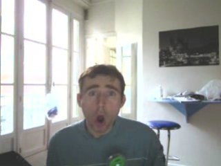 Wiwi égratigne "Mao boy"