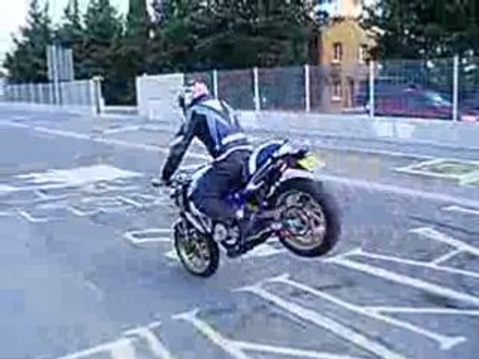 125 cagiva planet...Roue avant :) Maxxess Nîmes