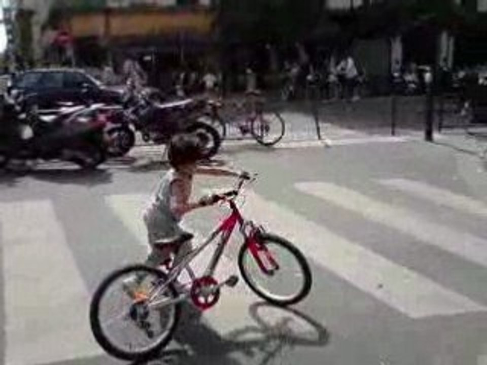 ILAN EN VELO