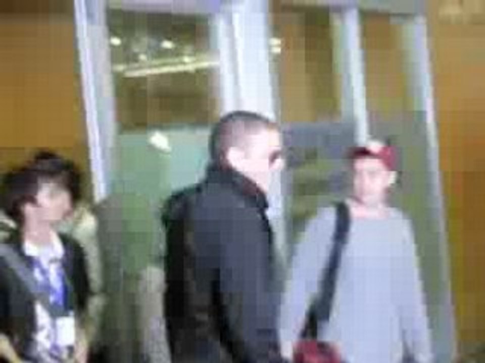 Wentworth Miller  in China - 2008.10.16 - Shanghai airport