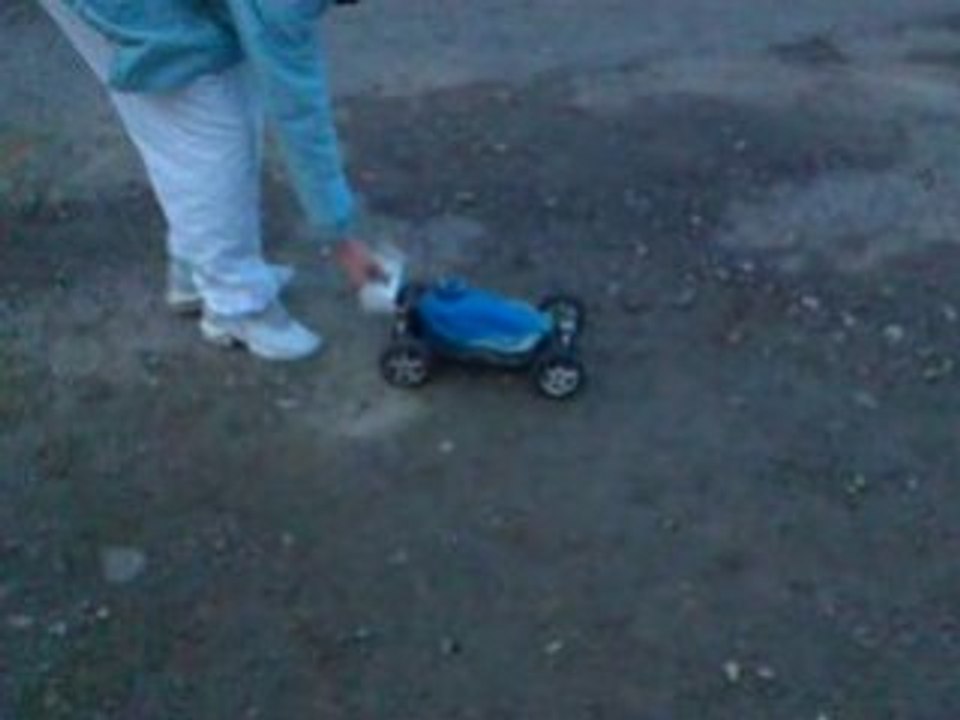 voiture thermique 1/8 eme qui marche !