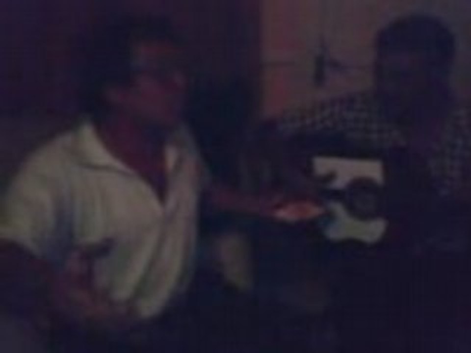 el cumple anos de la hija de mi primo y mi tio cantando