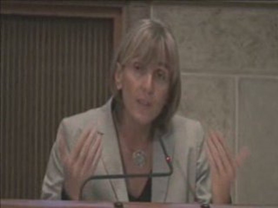 Valérie Létard  : Bientraitance des personnes âgées