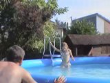 Disparition dans la piscine2
