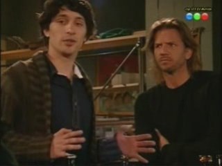 1233