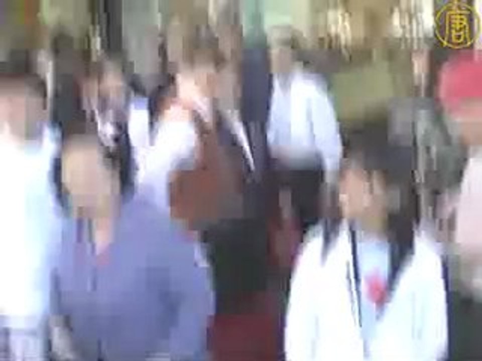 国会议员艾克曼听取法轮功学员投诉