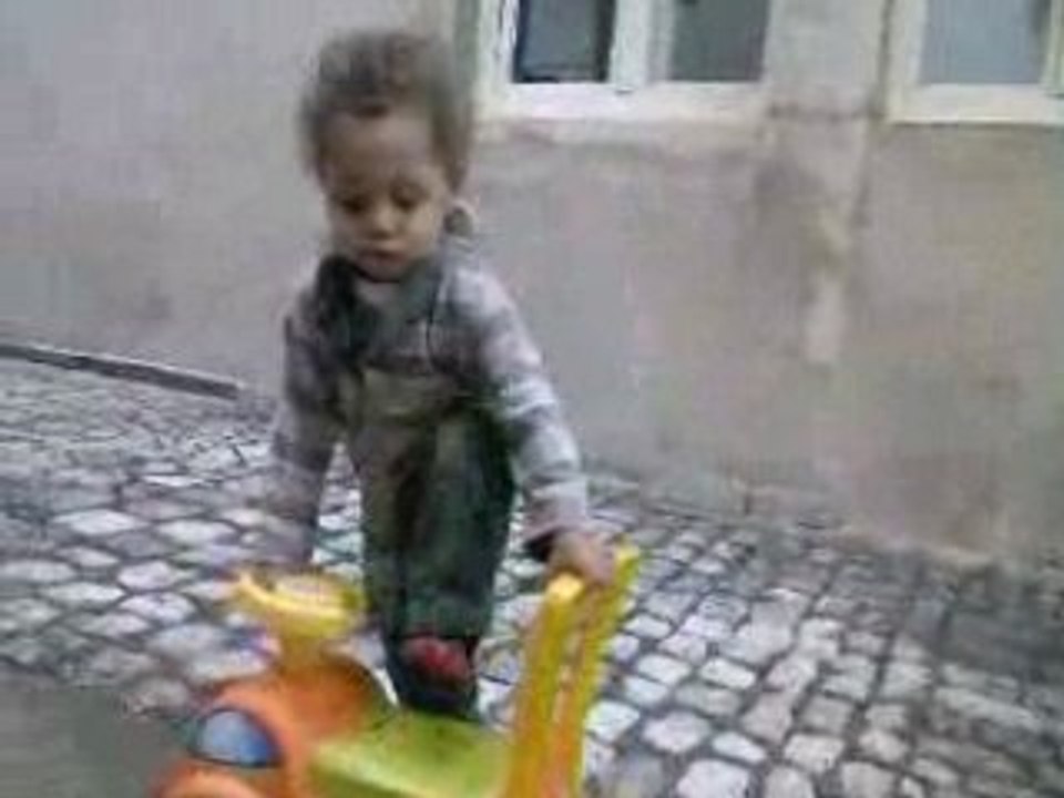 quentin dans la cour