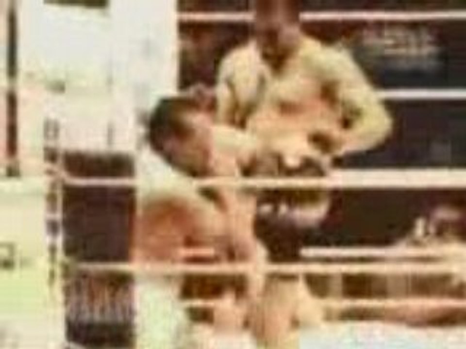 Extreme_Fight a la thai on met les coudes poto