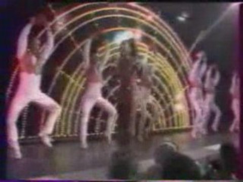 Ursuline Kairson dans Champagne au Paradis latin