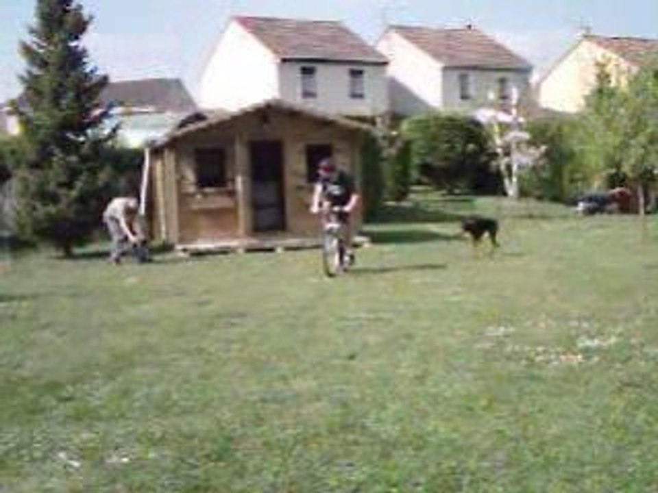 vidéo de cascade en vélo