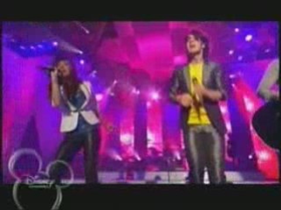 Jonas Brothers & Demi Lovato (Concert)