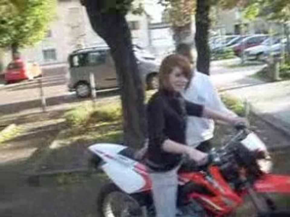 K drive a moto.