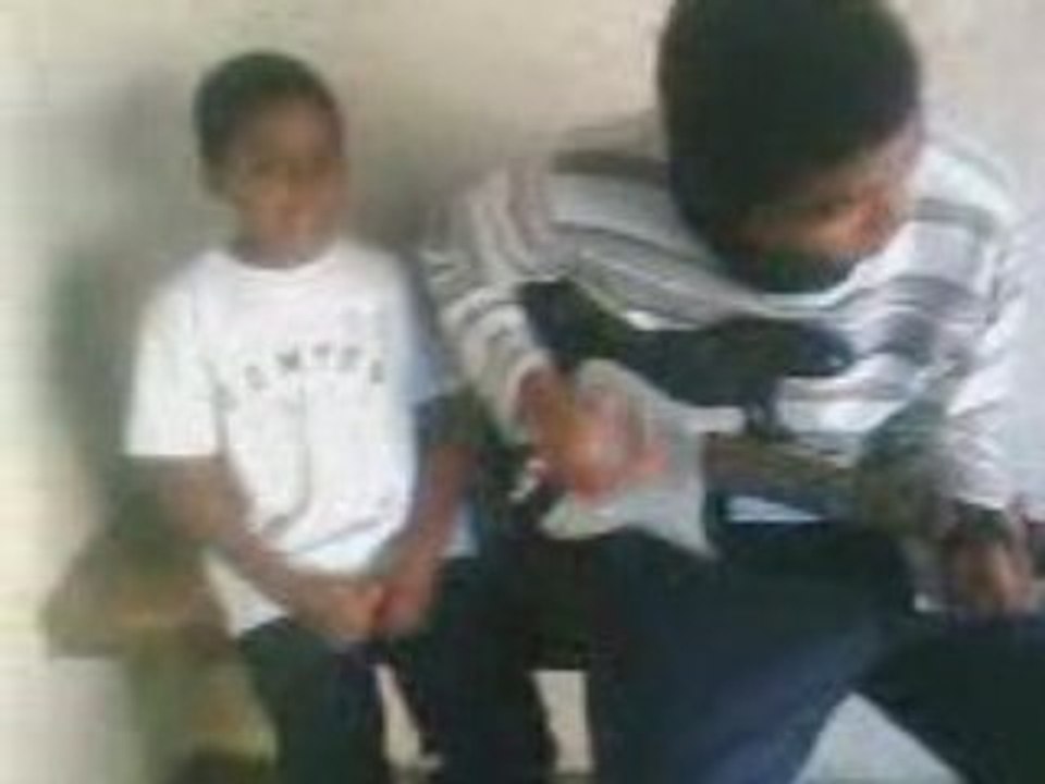 dim ki joue de la guiitar !