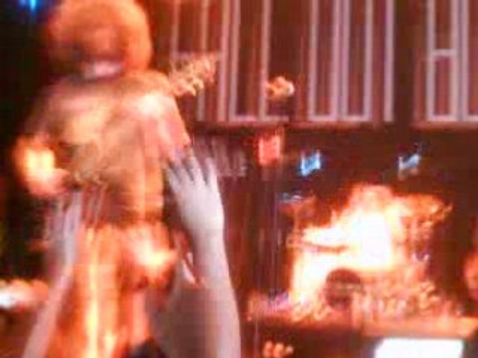 Concert fall out boy - this aint a scene its an arms race