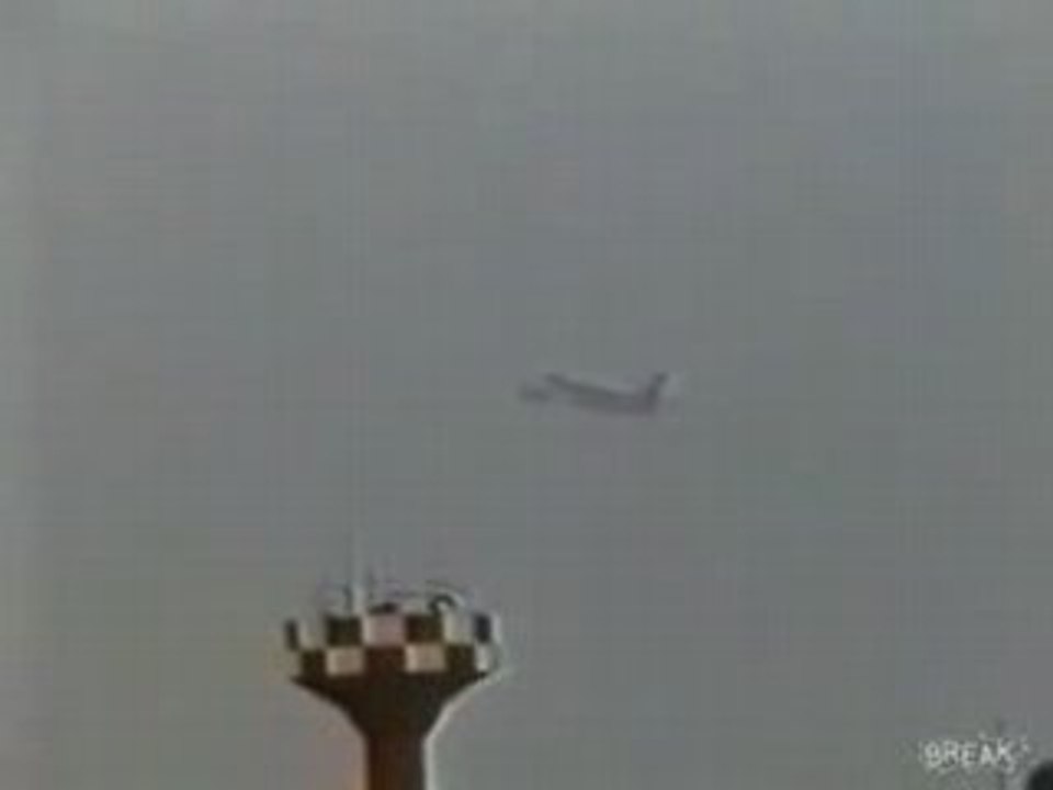 l'aereo é fulminato in volo