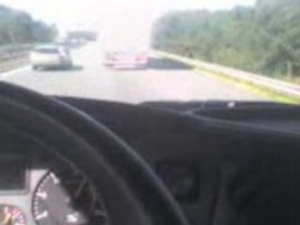 camion sur autoroute