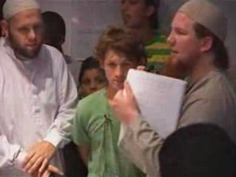 Live konvertierung zum Islam -German Boy converts to Islam