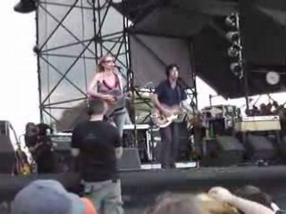 [MUSIC] AIMEE MANN - SAVE ME - Live