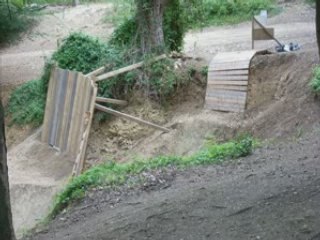 Dirt jump cheptain team BOMBER-TRACK