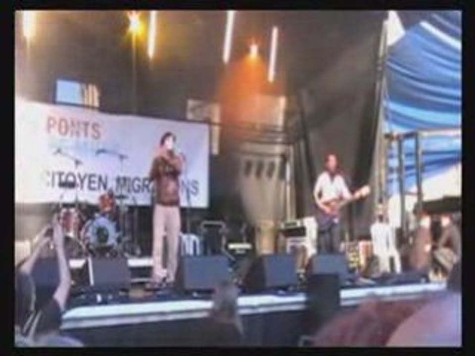 Amirouche au concert "Des ponts, pas des murs"