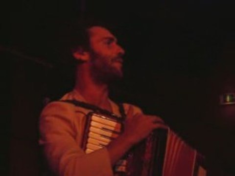 FANCH interprète Une Proue à la Gare au Théatre