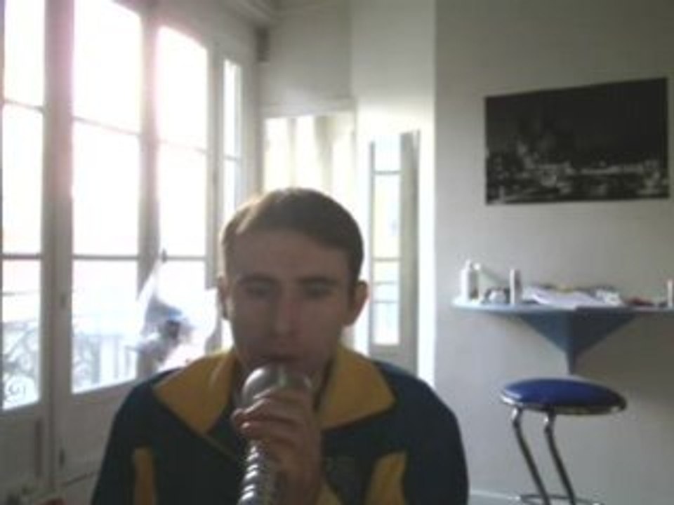 Wiwi égratigne "Beau cosmonaute"