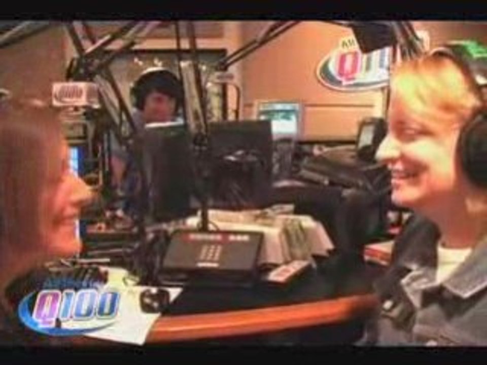 Football_kissing_bet-10-20-08