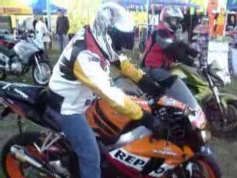 la brionne 19/10/08depart du cb1000r attention sa glisse