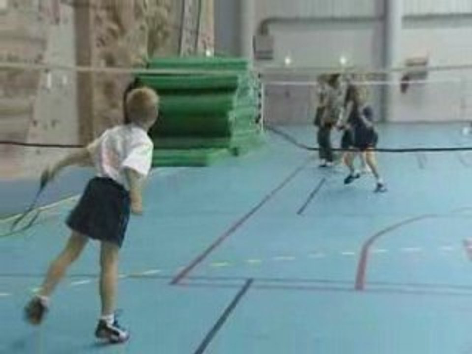 Badminton : les fous du volant trophée jeunes.Calaistv