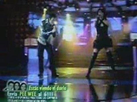 Pee Wee y Dulce Maria cantan No Paresquot en ESDLS