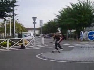 jump de guillaume sur un rond point