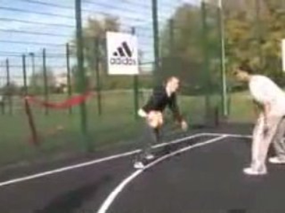 Devin Harris humilié en 1 contre 1 face à 1 inconnu...