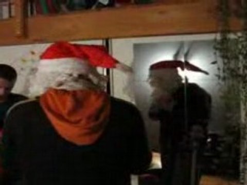Le Père Noel en coulisse! Noel 2006 à Sarcey/ version longue
