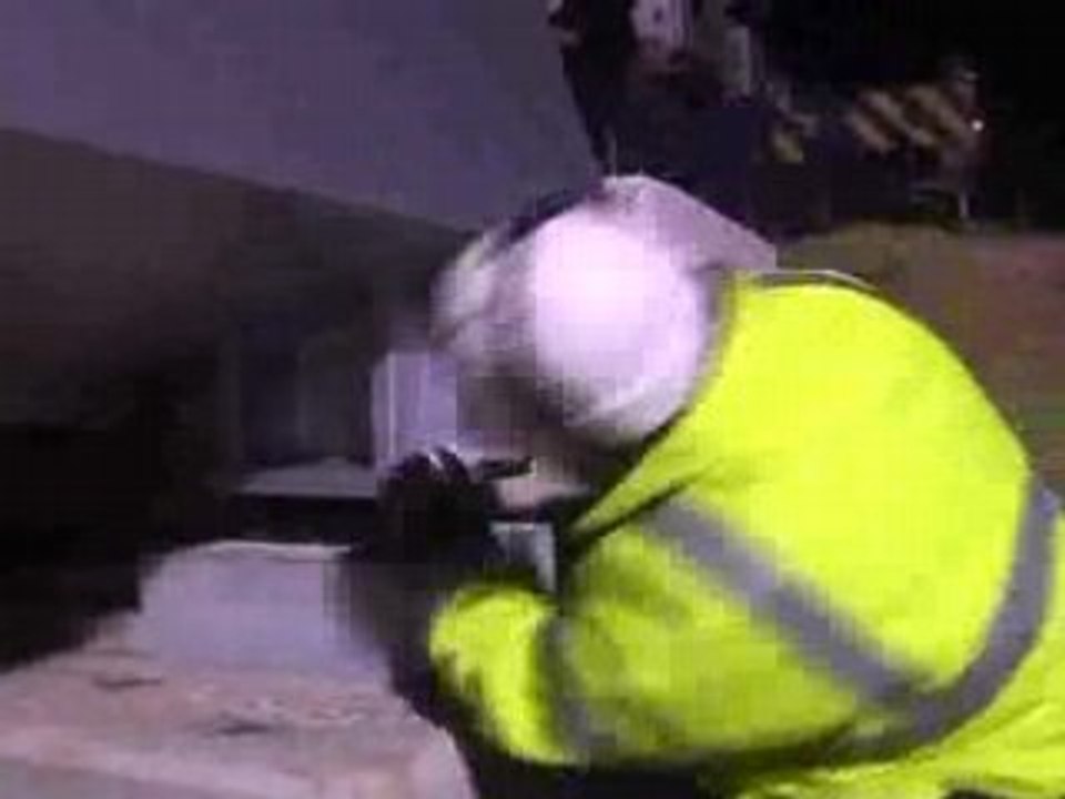 Vidéo: Gonesse pose d'une nouvelle d'une passerelle