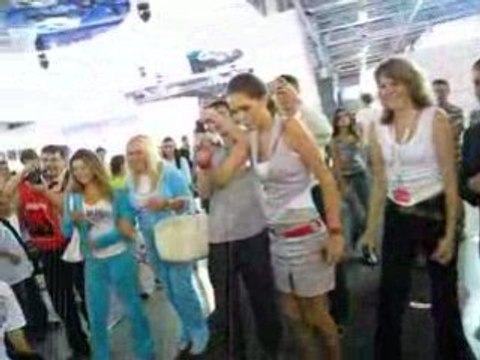 Автосалон 2008, стёб над ASIMO