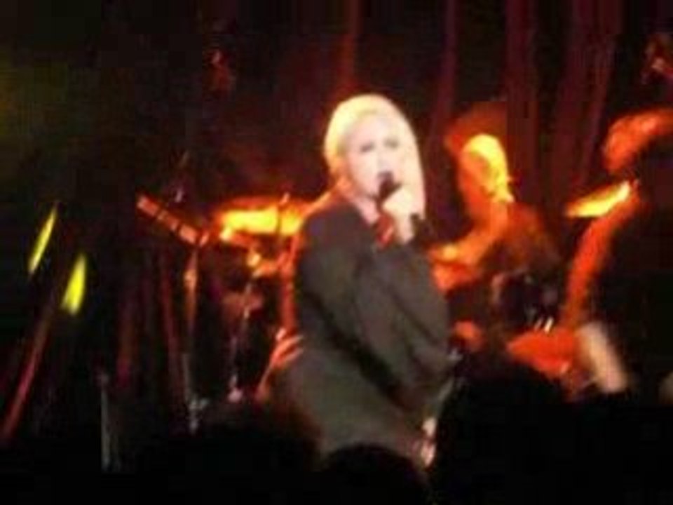 Cyndi Lauper Live in Paris Money changes everything