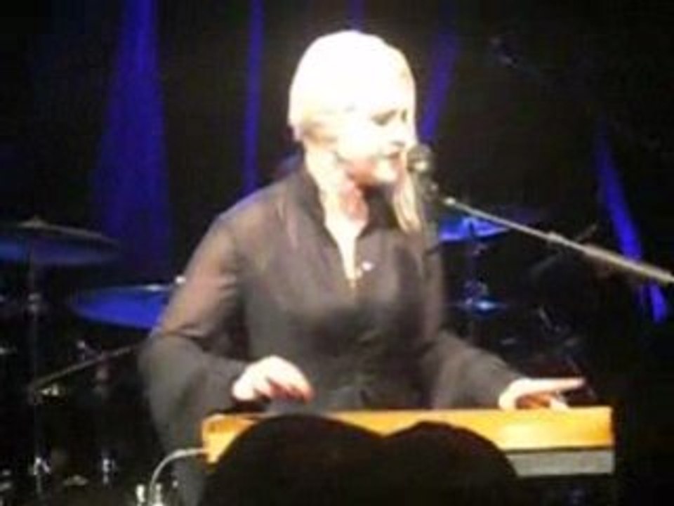 Cyndi Lauper Live in paris Time after time