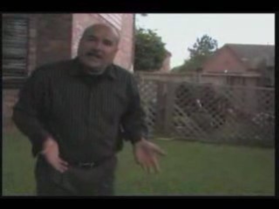 UFO-OVNI FOOTAGE ENGLISH Version-JAIME MAUSSAN on location