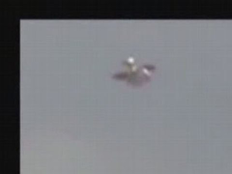 Morphing OVNI - 26-08-2008 (location: ?)