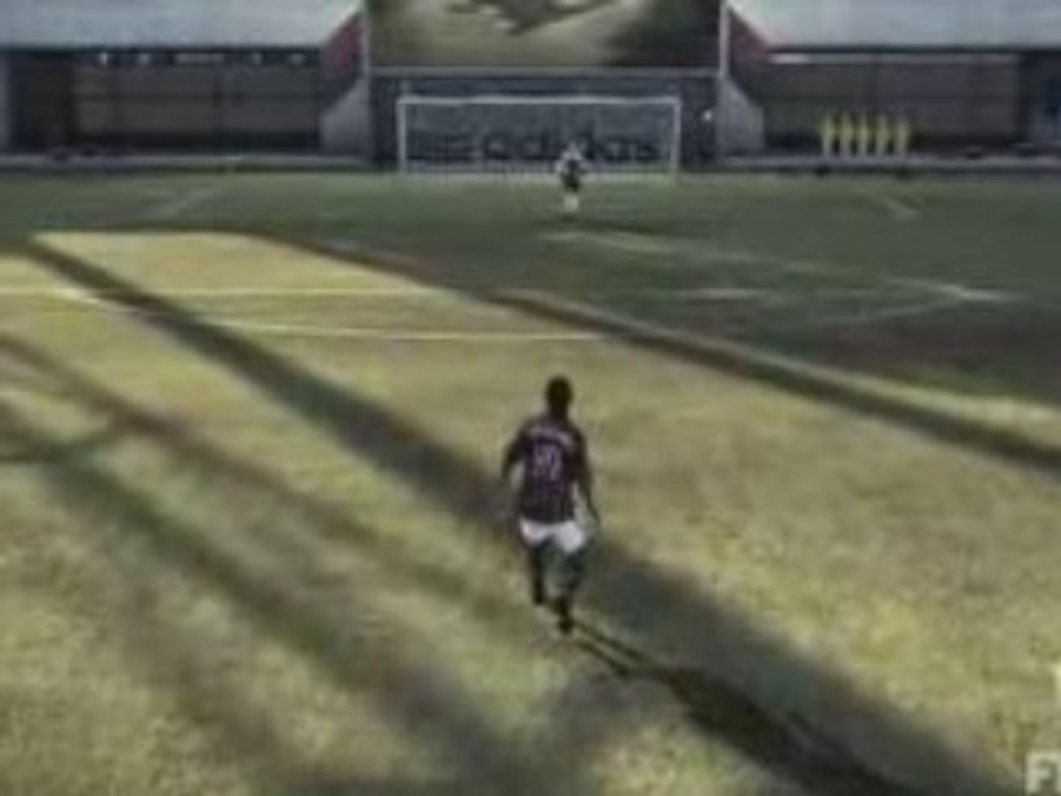 Fifa 09 astuce n°1 Tir enroulé