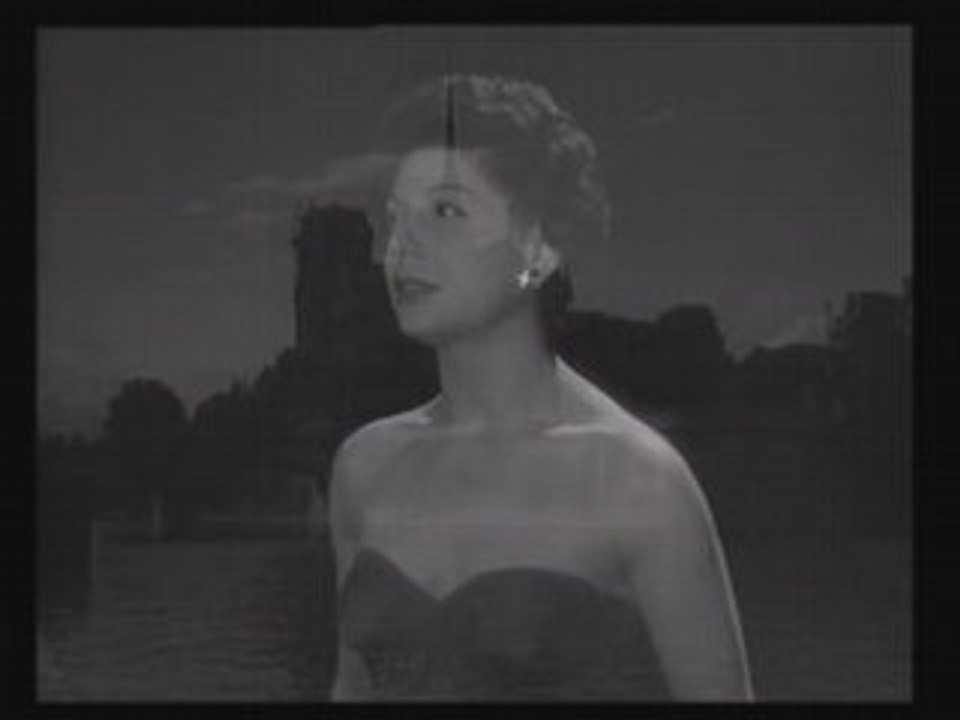 Jacqueline françois chante "moi je dors près de la Seine"