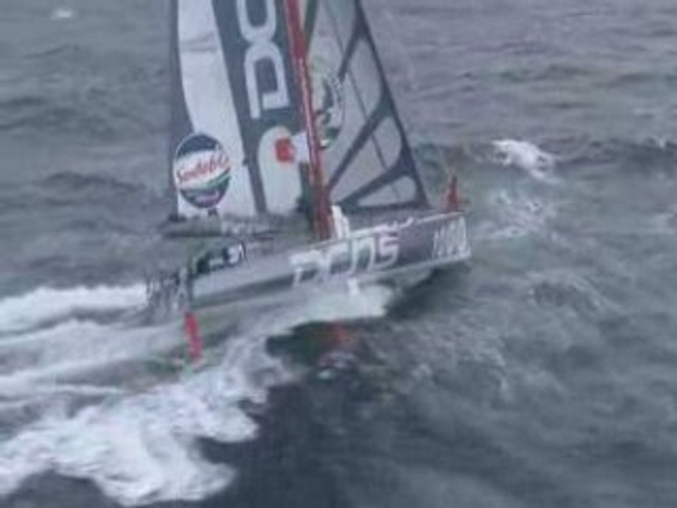 Marc Thiercelin en mer sur DCNS 1000 (copyright L. Célarié)