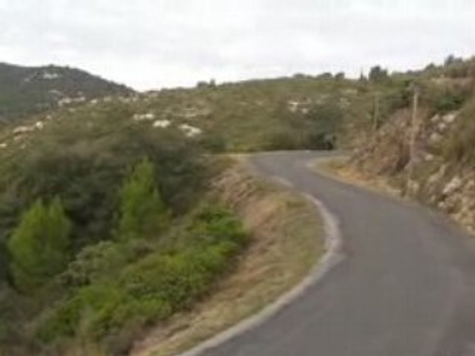 Rallye du Cathare passage Renault Clio n°9