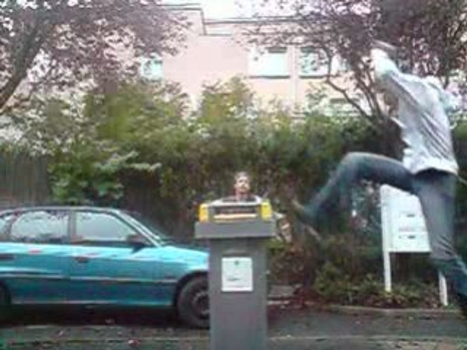 Ce type va le regretter...