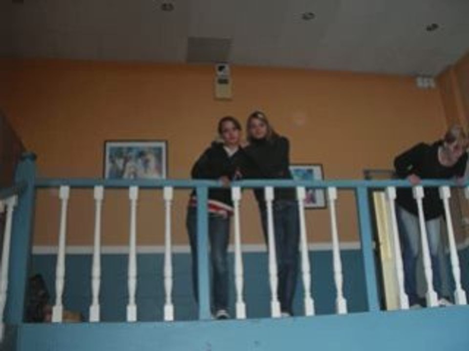 2 CS  les copines d'abord