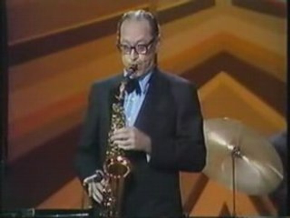 Dave Brubeck Quartet- Take Five -  (Audio 1961 Clip 1972)