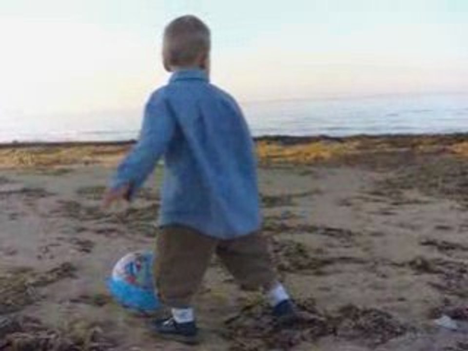 le soir sur la plage avec le ballon